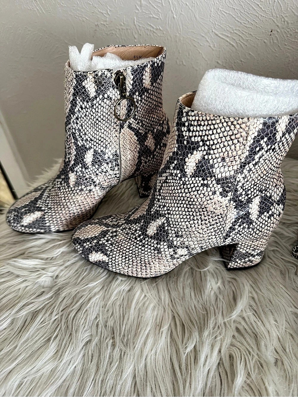 Able Snakeskin Print Heeled Ankle Boots Size 6.5